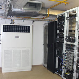 Установка колонных и канальных кондиционеров в серверной бизнес-центра