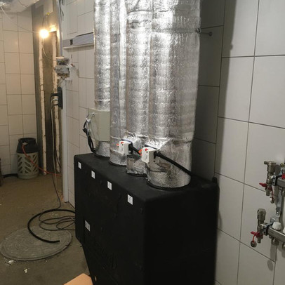 Монтаж вентиляционной установки Breezart в бассейне частного дома